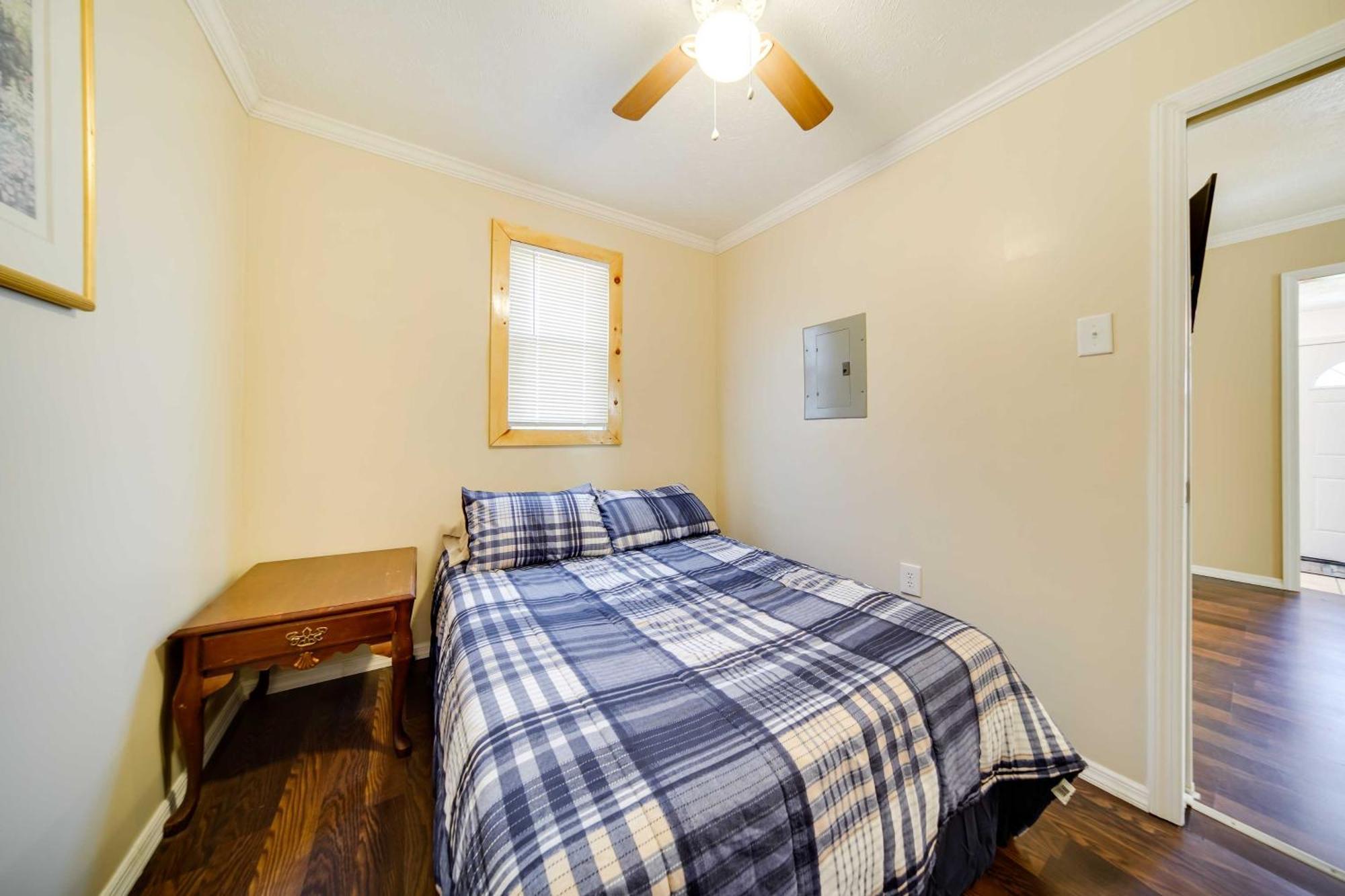 Geneva Cottage With Patio - Walk To Park, Lake Erie! Exterior photo